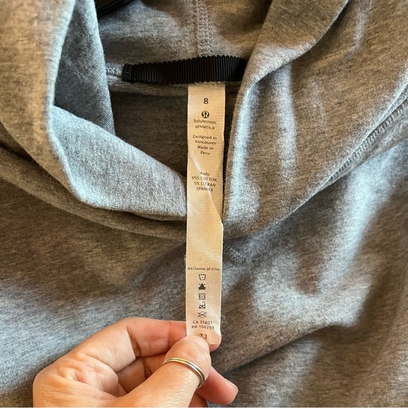 LuLulemon Grey Crop Hoodie Sweatshirt - Picture 6 of 6